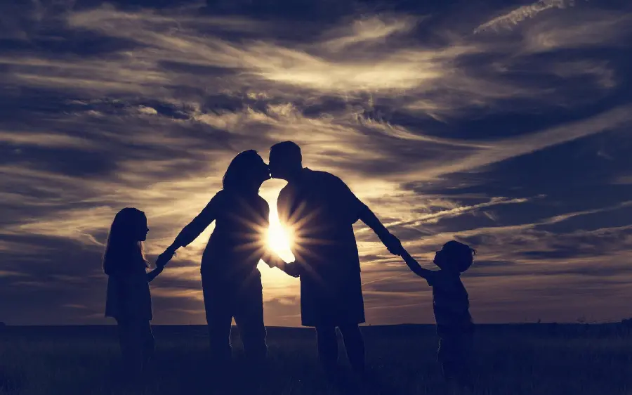 Free download high quality photo of family wallpaper