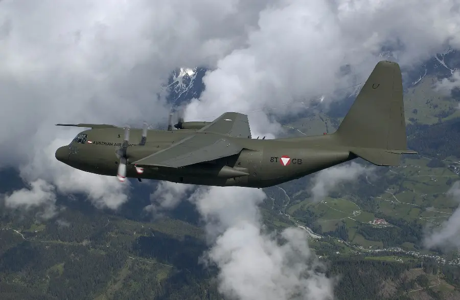 Photo of Hercules C 130 with red and white logo of the Austrian Air Force