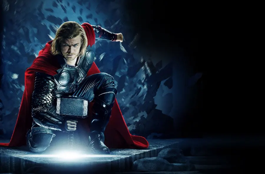 Chris Hemsworth Thor Photo