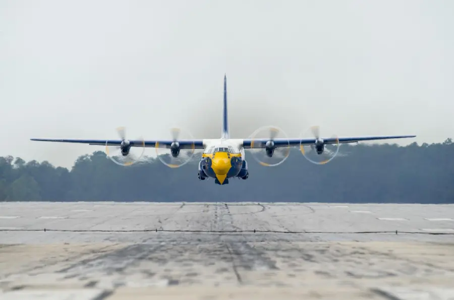 High Resolution Hercules C 130 Wallpaper Made in USA