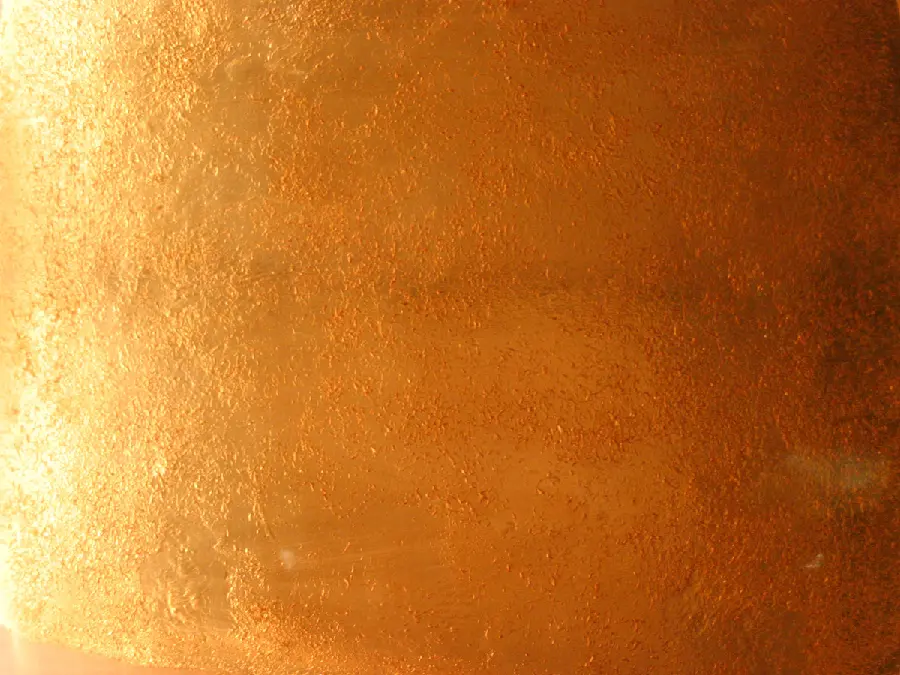 Minimal Golden Model Background Photo