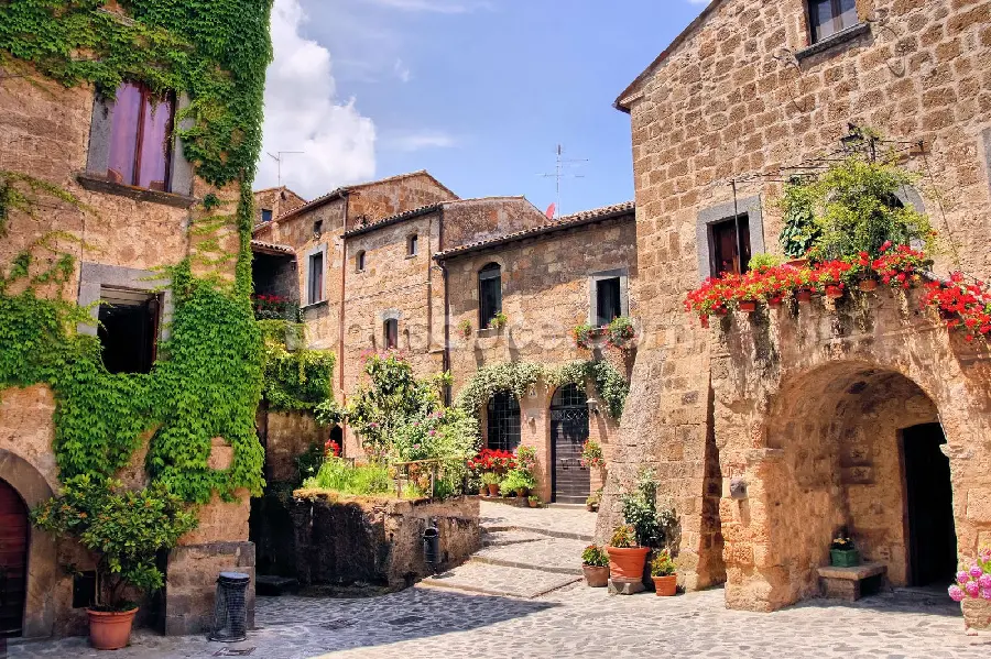 Photo of traditional Italian streets and stone houses